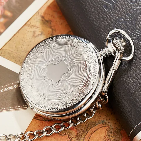 Classic Vintage Carved Floral Roman Numerals Quartz Pocket Watch With Chain For Men Women Bronze Gold Silver Black Fob Watch