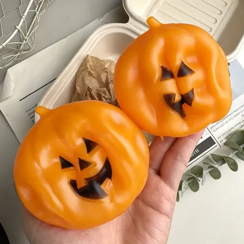 Jouet Squishy Citrouille d'Halloween TPR Anti-stress Rempli d'huile de Coco Balle à Presser Souple Malléable pour Cadeau de Fête