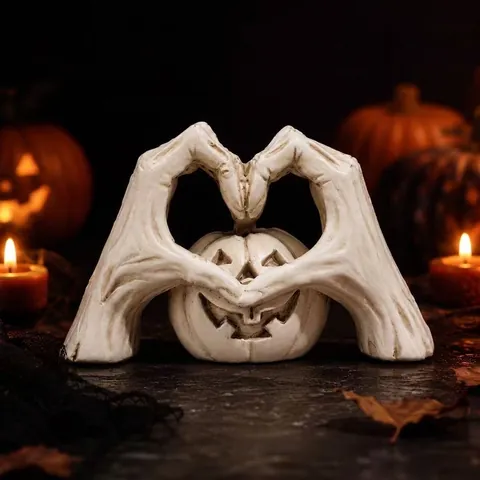 Halloween Skeleton Hands Heart Pumpkin Statue Resin Vintage White Jack-O-Lantern Figurine Desktop Ornament Holiday Party Decor