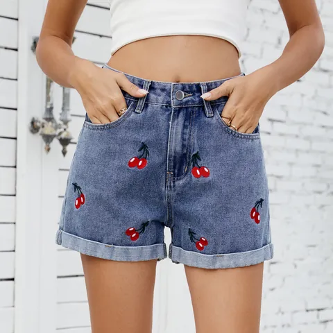 Short en Denim à Taille Haute pour Femme Bleu Délavé Broderie Cerise Hot Pants Tenue de Plage Décontractée Ourlet Roulé
