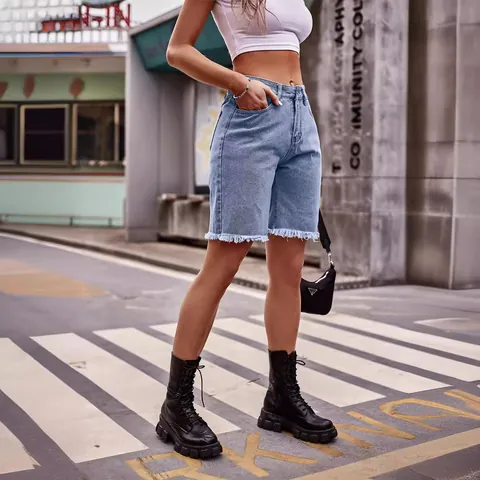 Damen Denim-Shorts Mit Fransensaum Hellblau Mittlere Taille Offener Saum Bermuda-Hose Lässige Streetwear Denim-Shorts Unterteil