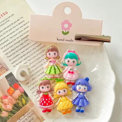 5 Pezzi Carina Ragazza Frutta Accessori in Resina DIY per Magneti da Frigorifero Copricapo Fragola Ananas Anguria Parti Artigianali