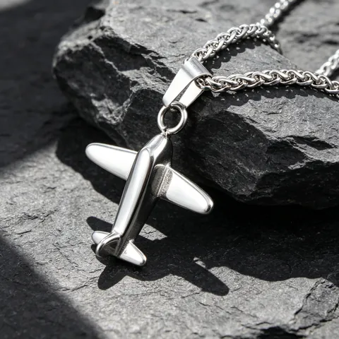 Collier Pendentif Avion en Acier Inoxydable pour Hommes Forme d'Avion de Chasse Mustang P51 Poli Bijou Métal Industriel Accessoire