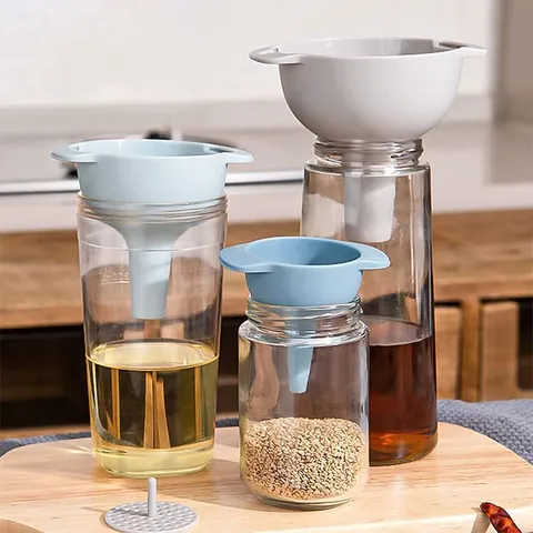 Set Imbuti da Cucina Multiuso 4 in 1 Con Filtro Rimovibile Imbuto Salvaspazio a Incastro per Erogazione Liquidi Olio Vino Strumenti da Cucina
