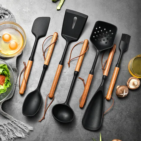 Set di 7 Utensili da Cucina in Silicone Con Manico in Legno Resistente al Calore Spatola Mestolo Strumenti da Cucina Antiaderenti