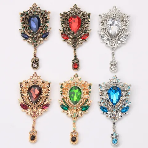 Vintage Court Style Rhinestone Brooch For Women Hollow Alloy Water Drop Tassel Pin Luxurious Palace Banquet Accessory Gift