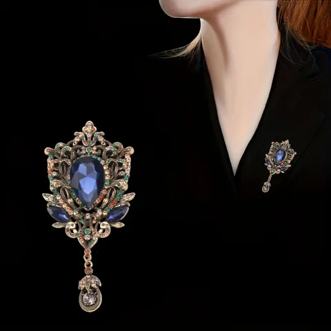 Vintage Court Style Rhinestone Brooch For Women Hollow Alloy Water Drop Tassel Pin Luxurious Palace Banquet Accessory Gift