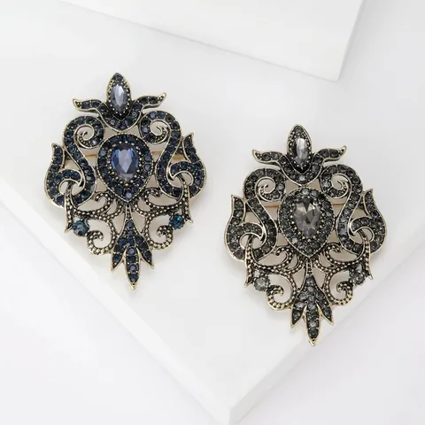 Vintage Baroque Hollow Geometric Alloy Brooch For Women Gold Plated Blue Gray Glass Rhinestone Brooch Pin Costume Jewelry