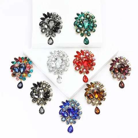 European American Fashion Alloy Rhinestone Flower Brooch For Women Vintage Water Drop Crystal Corsage Pin Jewelry For Wedding Party