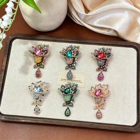 Vintage Alloy Multicolor Rhinestone Flower Brooch Pin For Women Luxury Inlaid Crystal Floral Corsage Clothing Accessories