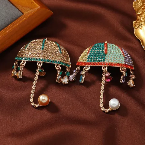 Vintage Alloy Umbrella Brooch Rhinestone Artificial Pearl Pins Fashion Suit Corsage Banquet Accessories For Women Gift