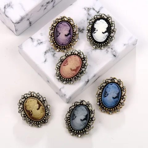Vintage European Palace Style Cameo Brooch For Women Alloy Rhinestone Lady Portrait Relief Pin Fashion Clothing Accessories