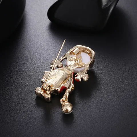 Cute Cartoon Little Girl Enamel Brooch For Women Gold Alloy Artificial Pearl Rhinestone Figure Pin Badge Fashion Jewelry Gift