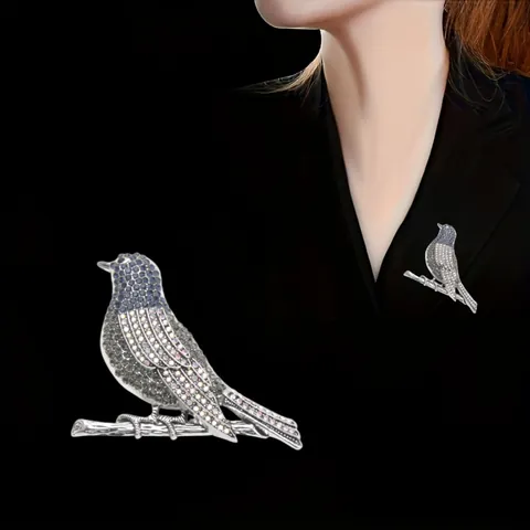 Vintage Alloy Rhinestone Robin Bird Brooch Pin For Women Heavy Industry Full Drill Bird Animal Lapel Pin For Coat Jacket Accessories