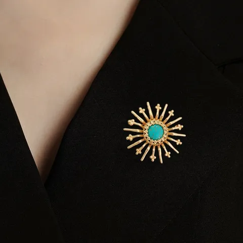 Vintage Baroque Sunburst Brooch For Women Matte Gold Plated Synthetic Turquoise Pin Radiant Palace Style Clothing Accessories