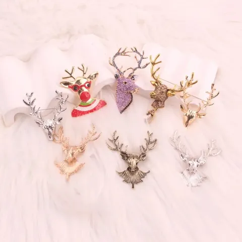 Christmas Alloy Stag Head Brooch Vintage Deer Antler Pin For Apparel Festive Decoration Gold Silver Bronze Unisex Jewelry Accessory