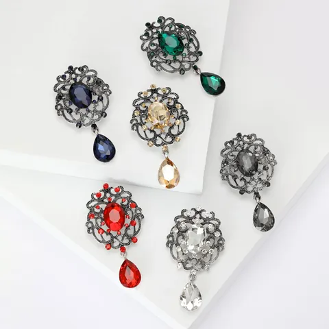 Vintage Alloy Rhinestone Flower Brooch For Women Luxury Crystal Hollow Water Drop Pendant Pin Retro Palace Style Jewelry