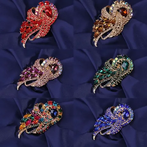 Vintage Luxury Alloy Brooch With Colorful Rhinestone Inlaid Elegant Feather Pattern Pins For Suit Wedding Party Jewelry Women