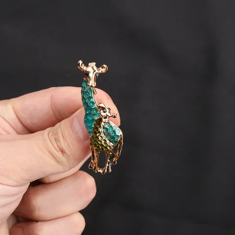 Spilla di Moda Giraffa in Lega Smalto Strass Animale Spilla da Bavero per Uomo Donna Gioielli Vintage Regalo Accessori