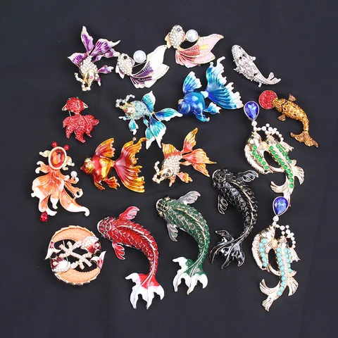 Fashion Koi Fish Brooch Goldfish Pin Enamel Rhinestone Artificial Pearl Animal Lapel Pin Jewelry Accessories For Women Gift