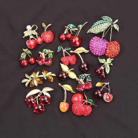 Fashion Alloy Rhinestone Cherry Strawberry Fruit Brooch For Women Men Elegant Electroplated Inlaid Pin Apparel Accessories