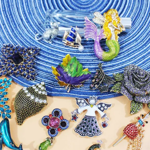 Vintage Hofstil Strass Kristall Brosche Pin Legierung Tier Meerjungfrau Blume Engel Kreuz Pin Damen Mantel Zubehör