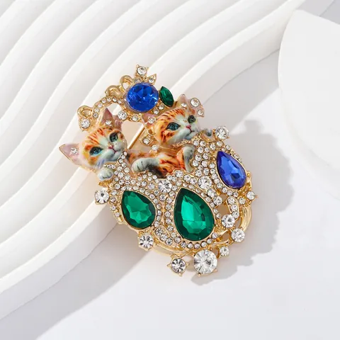 Spilla a Forma di Doppio Gatto Vintage in Lega di Zinco per Donna Spilla da Revers con Strass Intarsiato Smeraldo Verde Blu Gemma a Goccia Gioielli