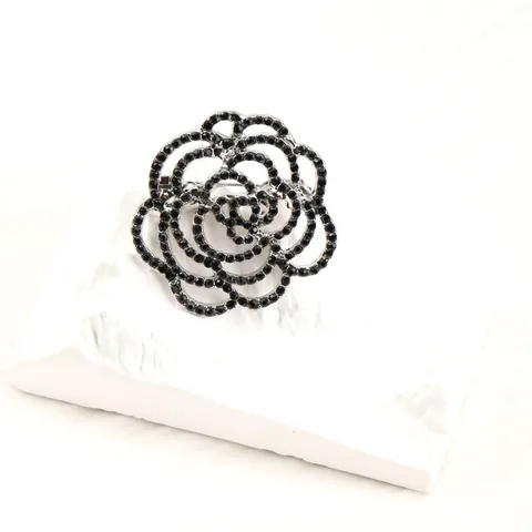 Baroque Hollow Rose Brooch Red Black Rhinestone Alloy Flower Pin Corsage For Unisex Vintage Fashion Apparel Accessories