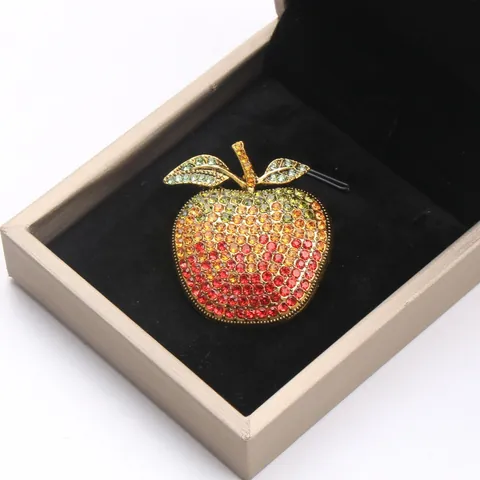Rhinestone Apple Brooch Pin Gradient Fruit Lapel Pin For Women Fashion Coat Suit Breastpin Accessories Christmas Jewelry Gift