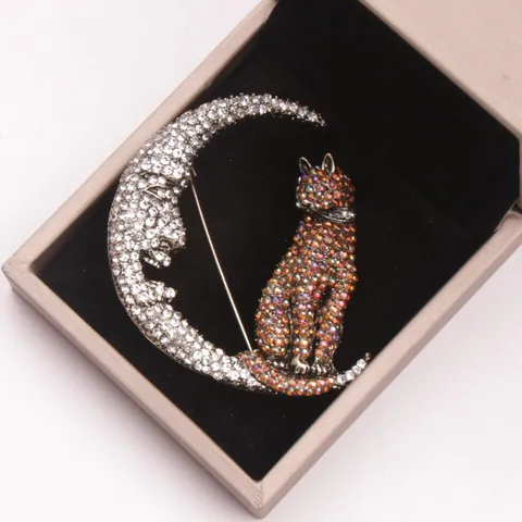 Mode Legierung Strass Mond Katze Brosche Für Damen Personalisierte Mondsichel Katze Anstecknadel Schmuck Zubehör Für Mantel Anzug Kleid Dekor