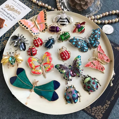 Retro Emaille Insect Brosche Voor Dames Heren Vintage Zinklegering Strass Vlinder Bij Kever Pin Mode Kledingaccessoires