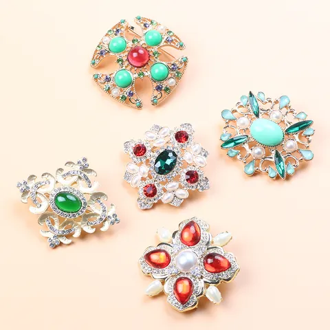Vintage Palace Baroque Brooch For Women Alloy Rhinestone Crown Medal Cross Pins Elegant Clothing Accessories Wedding Jewelry