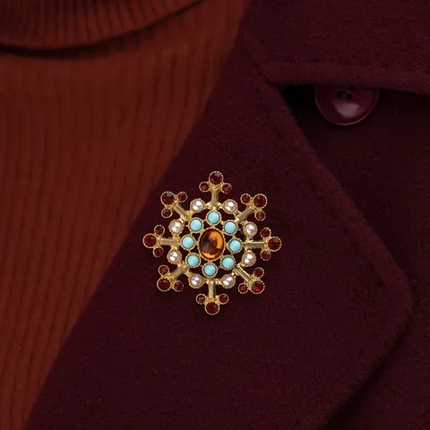 Baroque Vintage Gold Alloy Brooch for Women Rhinestone Artificial Pearl Palace Court Style Decorative Pin Jewelry Gift