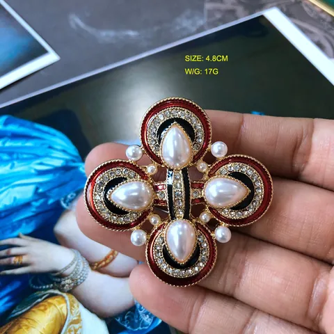 Broche Croix de Style Palais Vintage pour Femmes Alliage Perle Artificielle Strass Glaçure Rétro Médiéval Cour Royale Broche