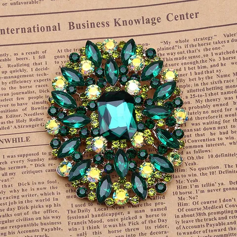 Vintage Flower Crystal Brooch for Women Retro Inlaid Rhinestone Artificial Glass Corset Pin Fashion Jewelry Accessory