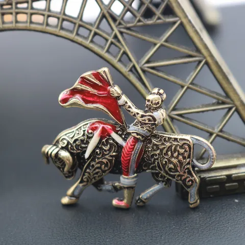 Vintage Europese Stijl Matador Stier Ridder Legering Brosje Pin Voor Vrouwen Mannen Retro Sprookjesstijl Emaille Reversspeld Sieraden Accessoire