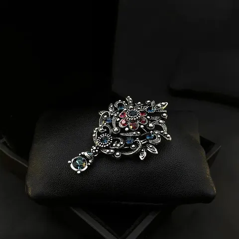 Vintage Palace Style Crown Brooch For Women Men Elegant Rhinestone Inlaid Badge Pin Accessories For Suit Banquet Jewelry