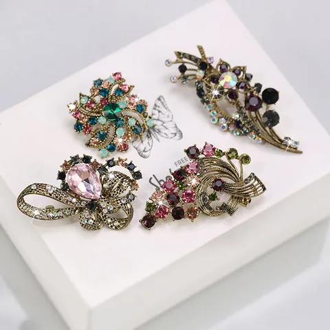 Vintage Zinc Alloy Rhinestone Flower Brooch Multicolor Crystal Floral Grapes Leaf Pin For Women Clothing Accessories Jewelry
