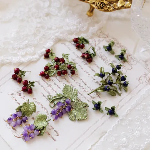 Retro Forest Style Purple Grape Berry Fruit Brooch And Earrings Jewelry Set Women Zinc Alloy Rhinestone Sweet Enamel Jewelry