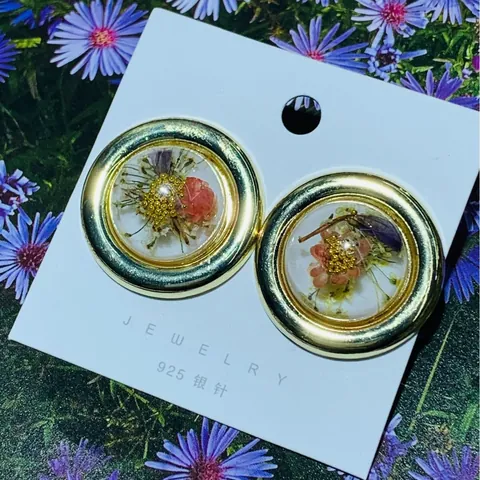 French Retro Round Resin Dried Flower Stud Earrings For Women Gold Plated Geometric Alloy Jewelry 925 Sterling Silver Post