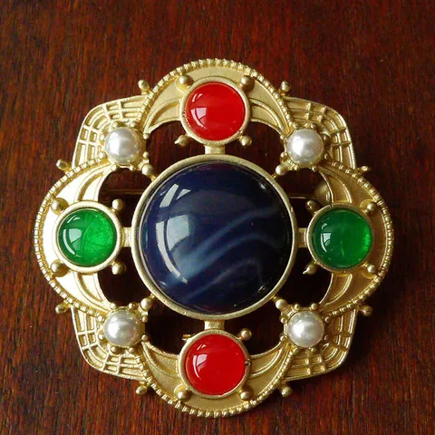 Vintage Baroque Palace Style Brooch Pin Gold Alloy Rhinestone Artificial Pearl Crown Cross Geometric Clothes Accessories