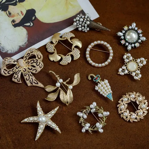 Vintage Barokke Parel Brosje Voor Vrouwen Mat Gouden Legering Strass Speld Mode Kleding Accessoires Elegante Zeester Bloemen Brosje