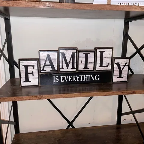 Family Is Everything Holzplakette Bauernhaus Tischdeko Kaminschild MDF Rustikales Tafelaufsatz Kunstschild Wohndekoration