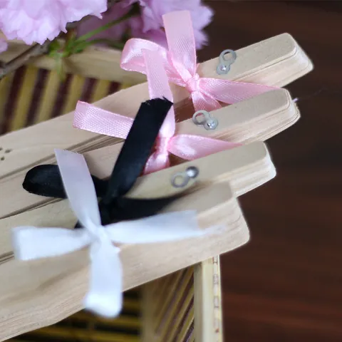 Abanico Plegable de Madera Tallada Estilo Chino Vintage Con Lazo de Cinta de Satén Patrón de Girasol Calado para Boda Fiesta