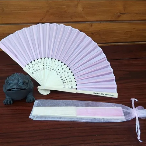 Chinese Style Folding Silk Fabric Fan With Bamboo Ribs And Organza Bag Handheld Fan For Wedding Party Gift Home Decoration