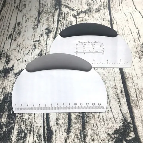 Grattoir à Pâte en Acier Inoxydable Avec Échelle de Mesure Table de Conversion Poignée Antidérapante Outil de Boulangerie