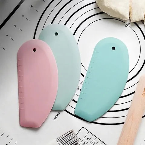 Silicone Dough Scraper With Measuring Scale Flexible D-Shaped Bench Scraper For Bread Cake Batter Cream Kitchen Baking Tools