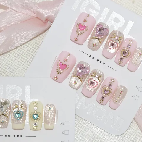 Faux Ongles Faits à la Main Style Fille Douce Rose Bleu Cœur Strass Nœud Décor Floral Ongles en Résine Lot de 10