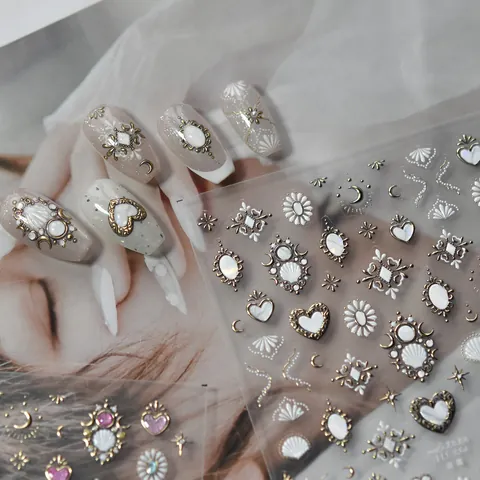 Pegatinas de Uñas de Bronceado Metálico Lujo Relieve 3D Gema Corazón Estrella Luna Patrón DIY Manicura Decoración Mujer
