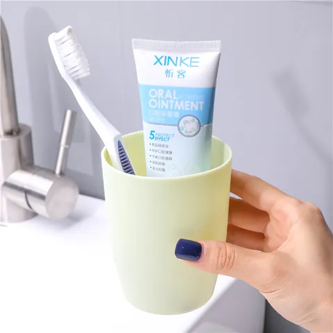 Minimalist Plastic Mouthwash Cup Portable Toothbrush Cup Travel Bathroom Tumbler Solid Color Daily Wash Cup